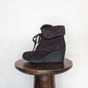 White Mountain Brown Suede Wedge Boots